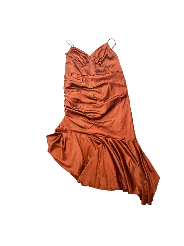 Dress Party Midi By  DB STUDIO  Size: 20 Trendy Midi Look