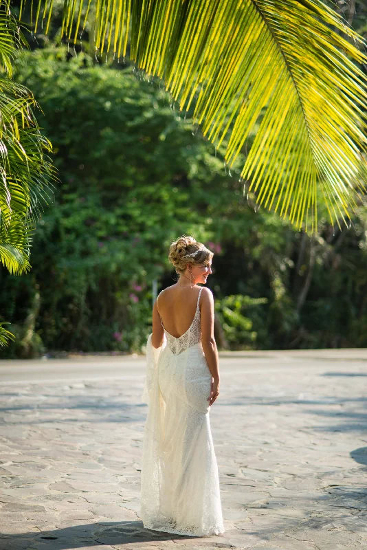 Made With Love Charlie Backless unclassified dresses